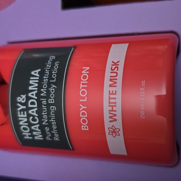 KUNDAL GIFT SET 🥰 - Picture 4 of 6